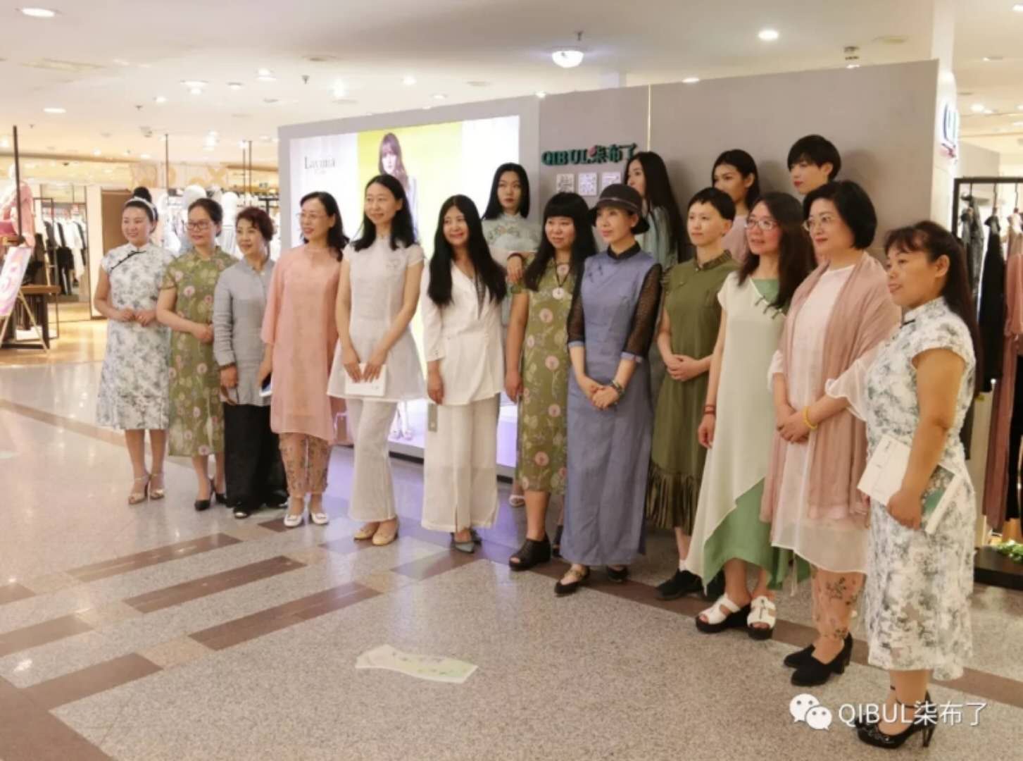 设计师阿B:诗与美服同行 设计师阿B:诗与美服同行