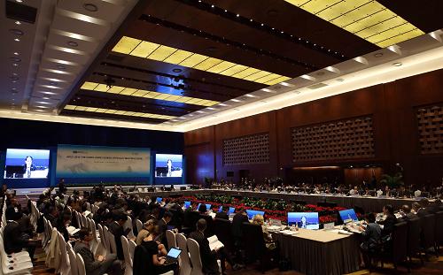  11月5日，2014年亚太经合组织（APEC）最后一次高官会在北京国家会议中心开始举行。这次高官会为期两天，来自APEC各成员的高级官员出席会议。新华社记者 金立旺 摄 