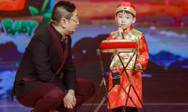 许家润，京东大鼓第四代传人，4岁登上“央视舞台”