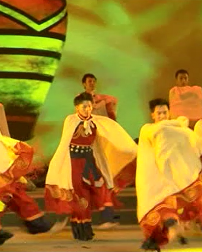 《彝族察尔瓦舞》第九届中国文化大拜年陈川民族音乐作品展演