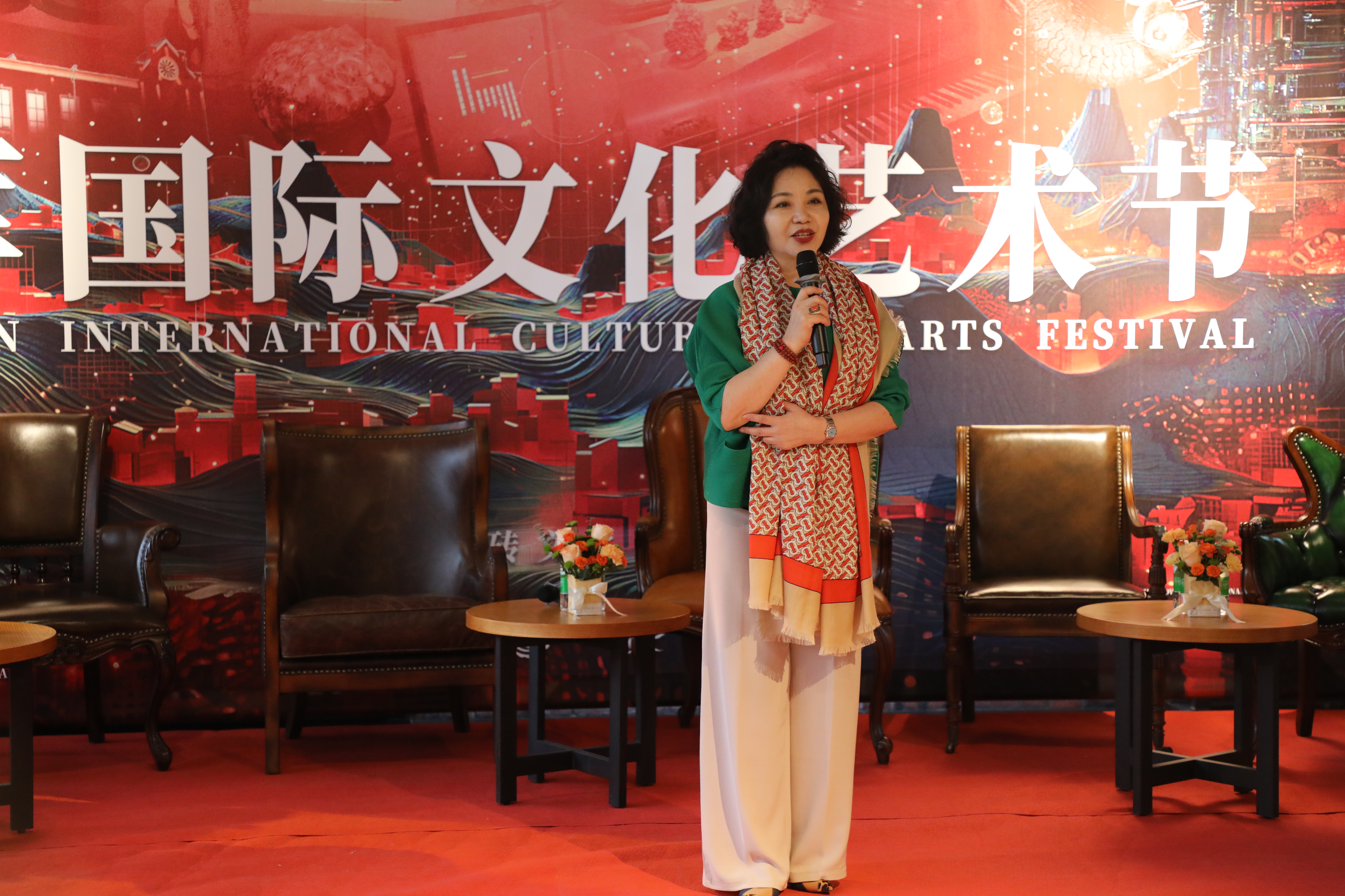 中国文化视窗总编 毕菲应邀发表讲话，赞誉此次艺术节是“一次成功的交流文化实践”